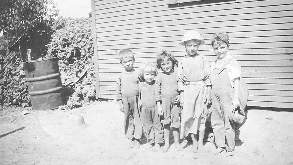 Lacues, John and friends 1918